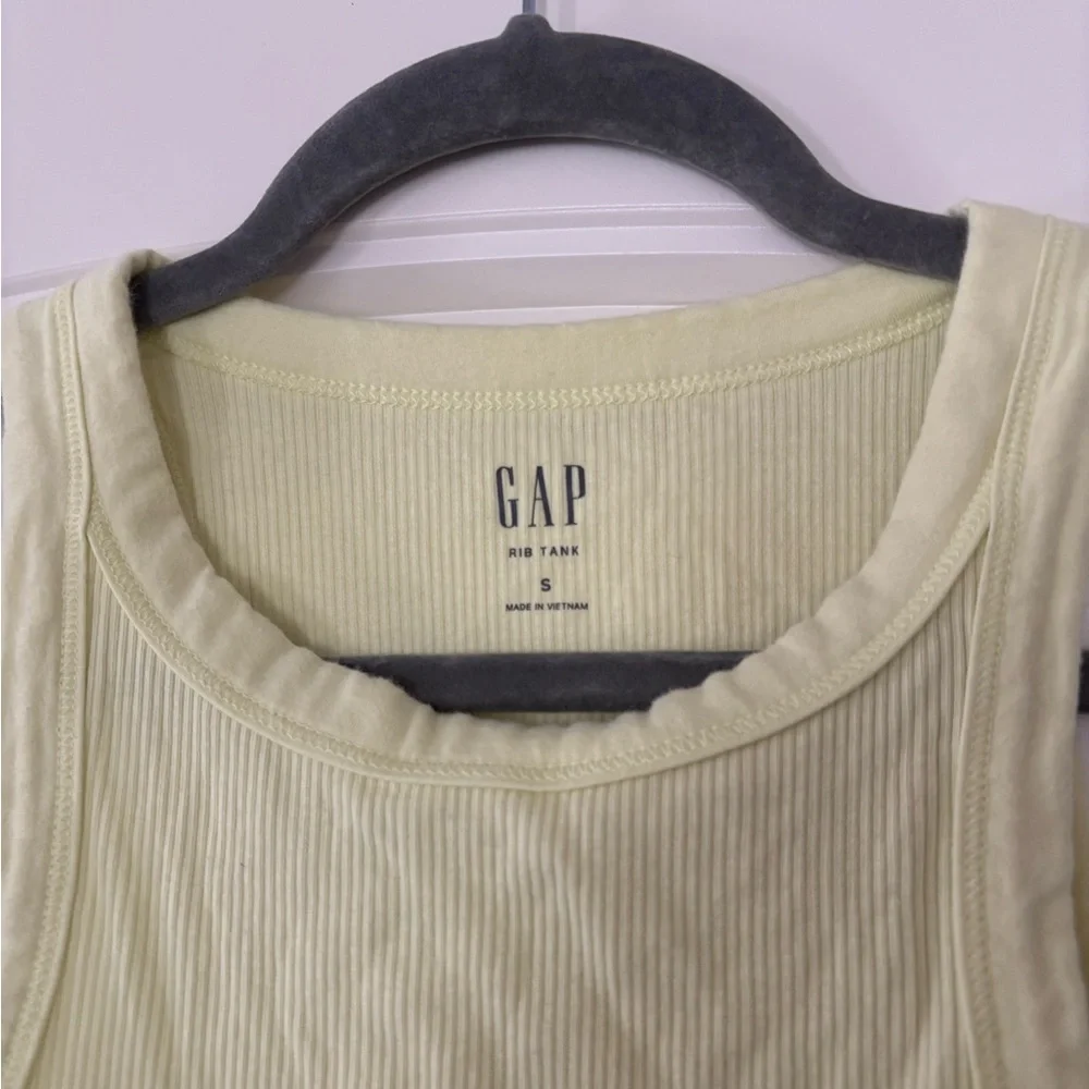 GAP Ribbed Tank Top - Picture 4 of 5